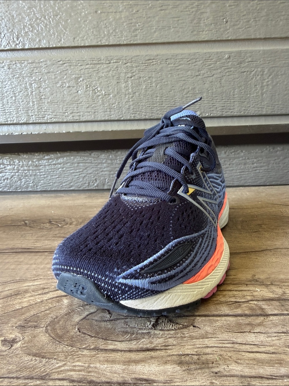 New Balance Fresh Foam Women’s Navy & Coral Athletic Running Shoes size 9 - Picture 2 of 8